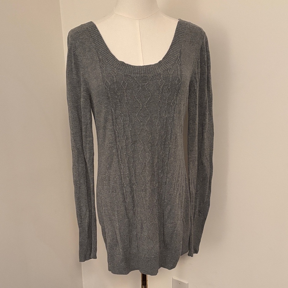Liz Lange Gray Cable Knit Sweater